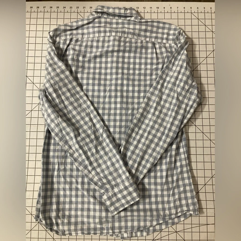 J. Crew Men’s Size LT Button Down Shirt‎